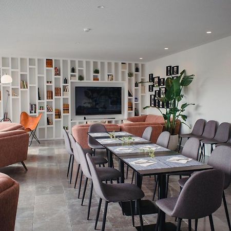 A House In Estoril - Adults Only Hotel Luaran gambar The library at the University of Roehampton