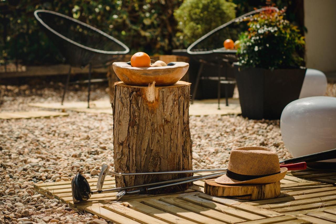 A House In Estoril - Adults Only Hotel Luaran gambar A garden in the village